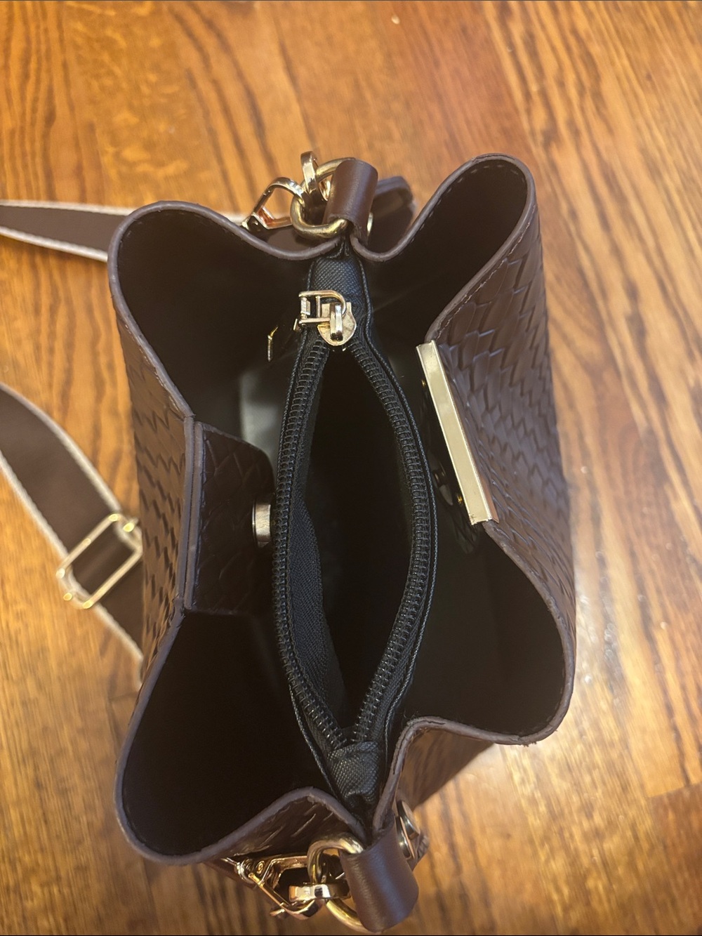 Woven Textured Brown Bucket Bag - Picture 6 of 11
